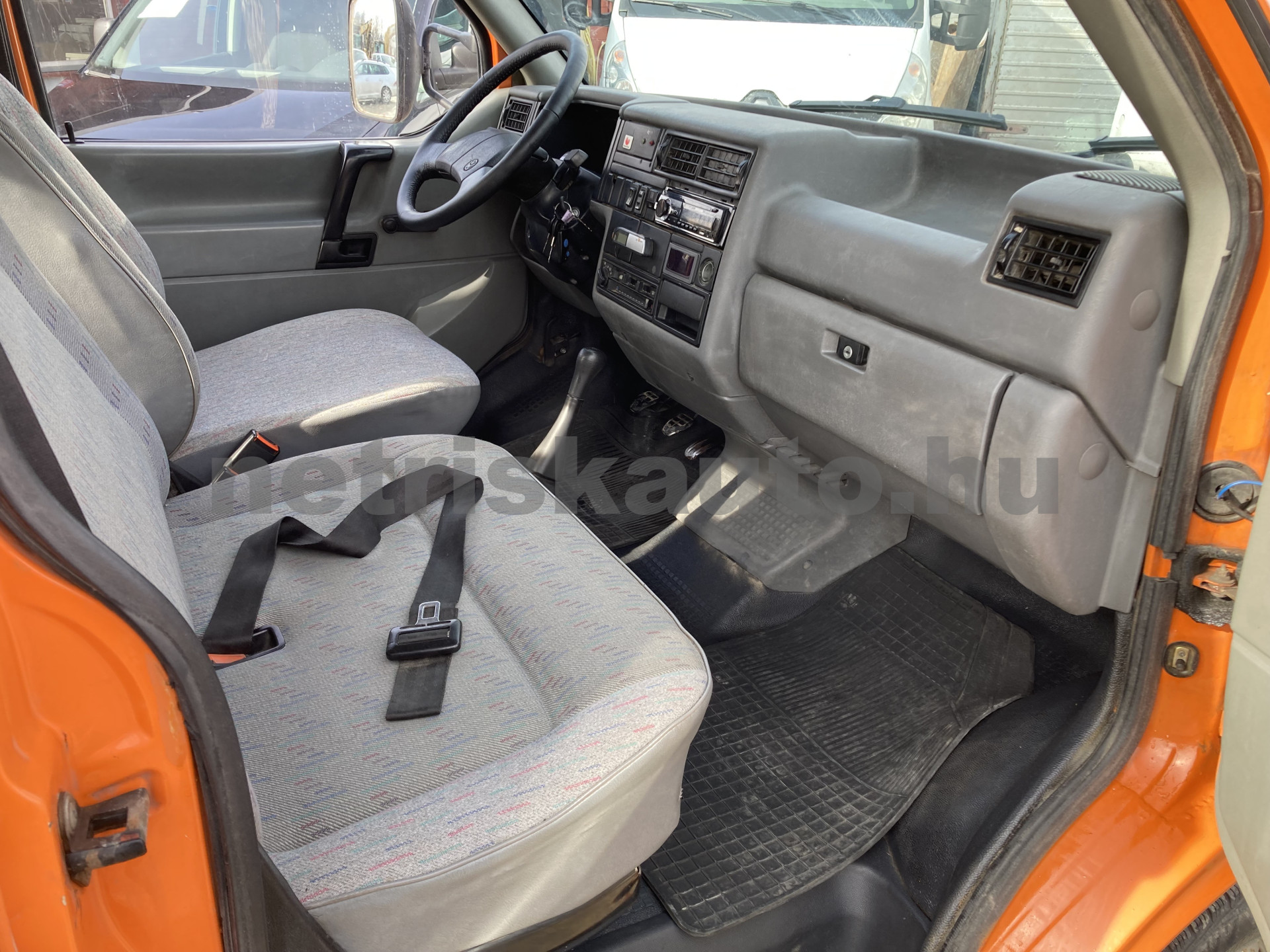 VW Transporter 2.4 70M 1F2 F tehergépkocsi 3,5t össztömegig - 2370cm3 Diesel 121389 7/9