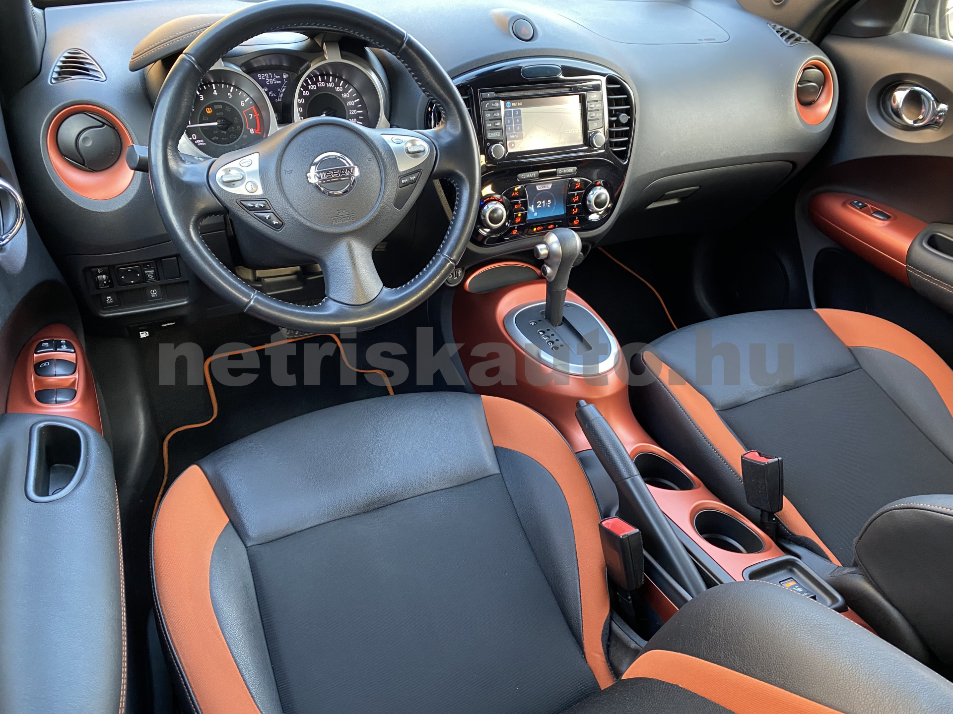 NISSAN Juke 1.6 Tekna Xtronic személygépkocsi - 1598cm3 Benzin 121407 5/12