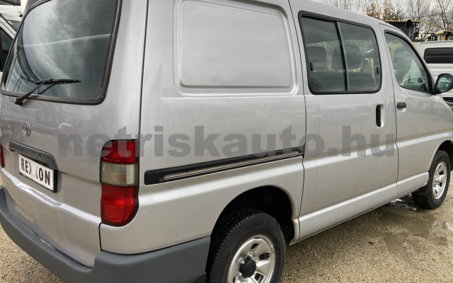 TOYOTA Hi-Ace 2.4 TD 4x4 Panel Van tehergépkocsi 3,5t össztömegig - 2446cm3 Diesel 121333 4/10