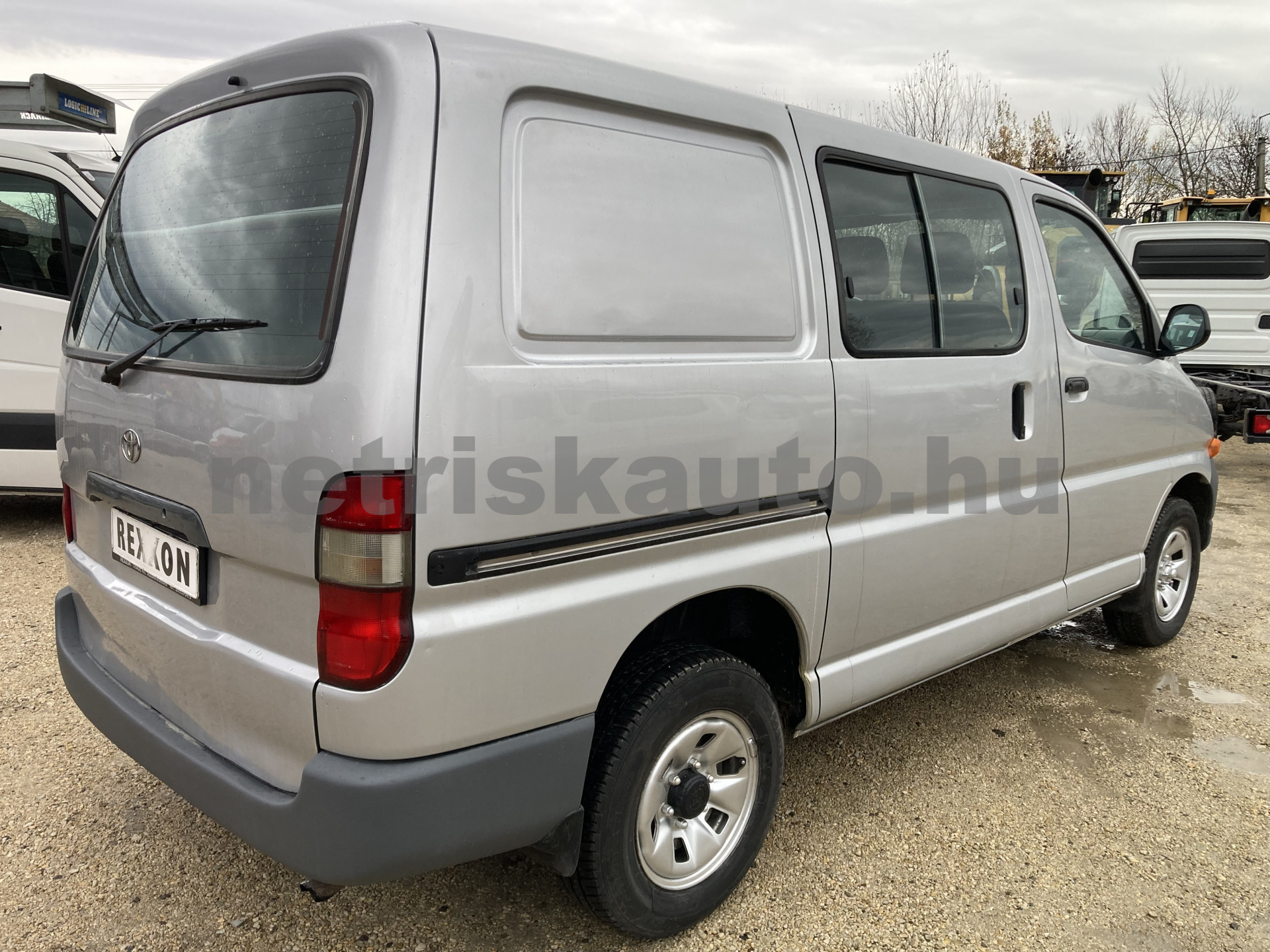TOYOTA Hi-Ace 2.4 TD 4x4 Panel Van tehergépkocsi 3,5t össztömegig - 2446cm3 Diesel 121333 4/10