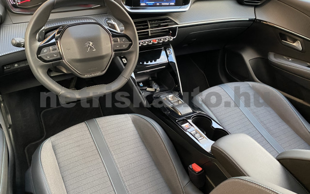 PEUGEOT 208 1.2 PureTech Allure EAT8 személygépkocsi - 1199cm3 Benzin 121484 6/12