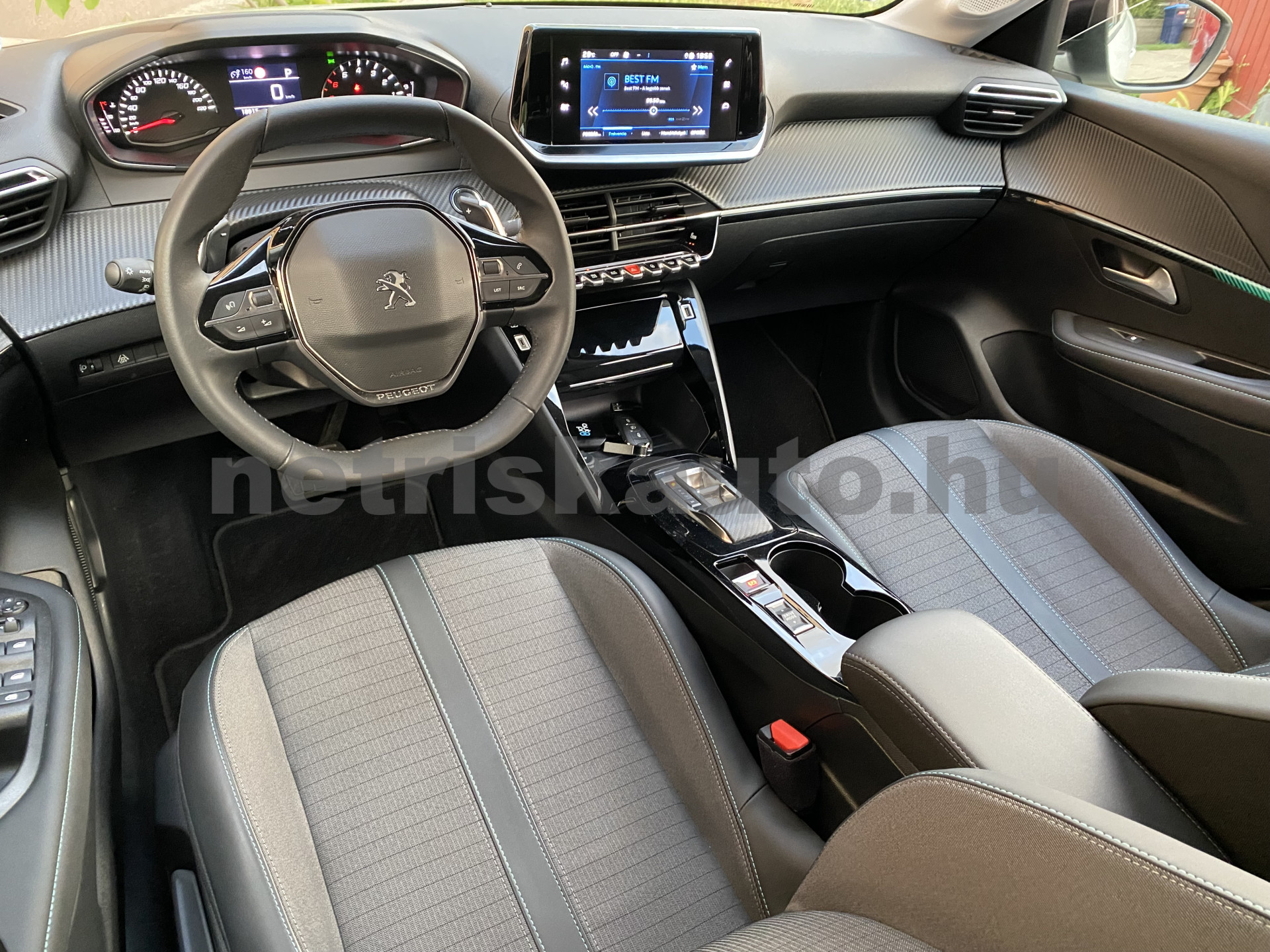 PEUGEOT 208 1.2 PureTech Allure EAT8 személygépkocsi - 1199cm3 Benzin 121484 6/12