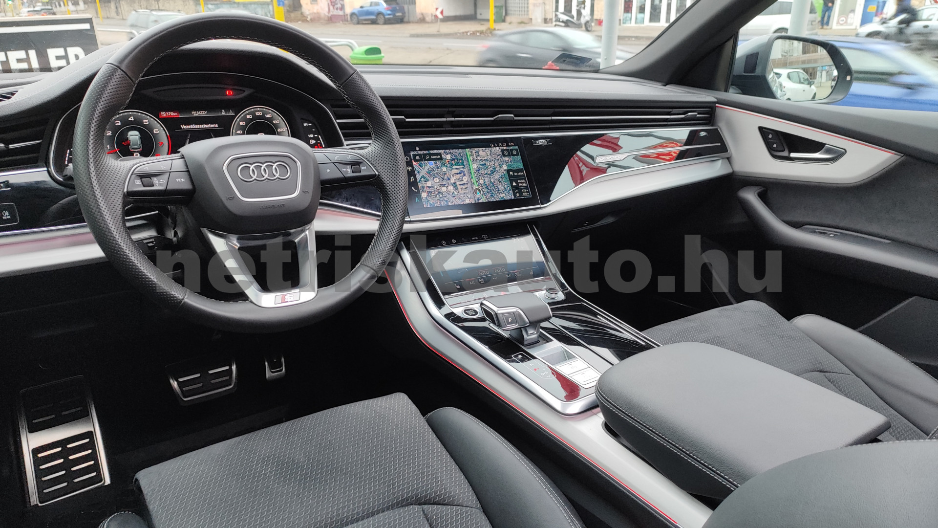 AUDI Q8 55 TFSI quattro tiptronic személygépkocsi - 2995cm3 Hybrid 121360 6/12