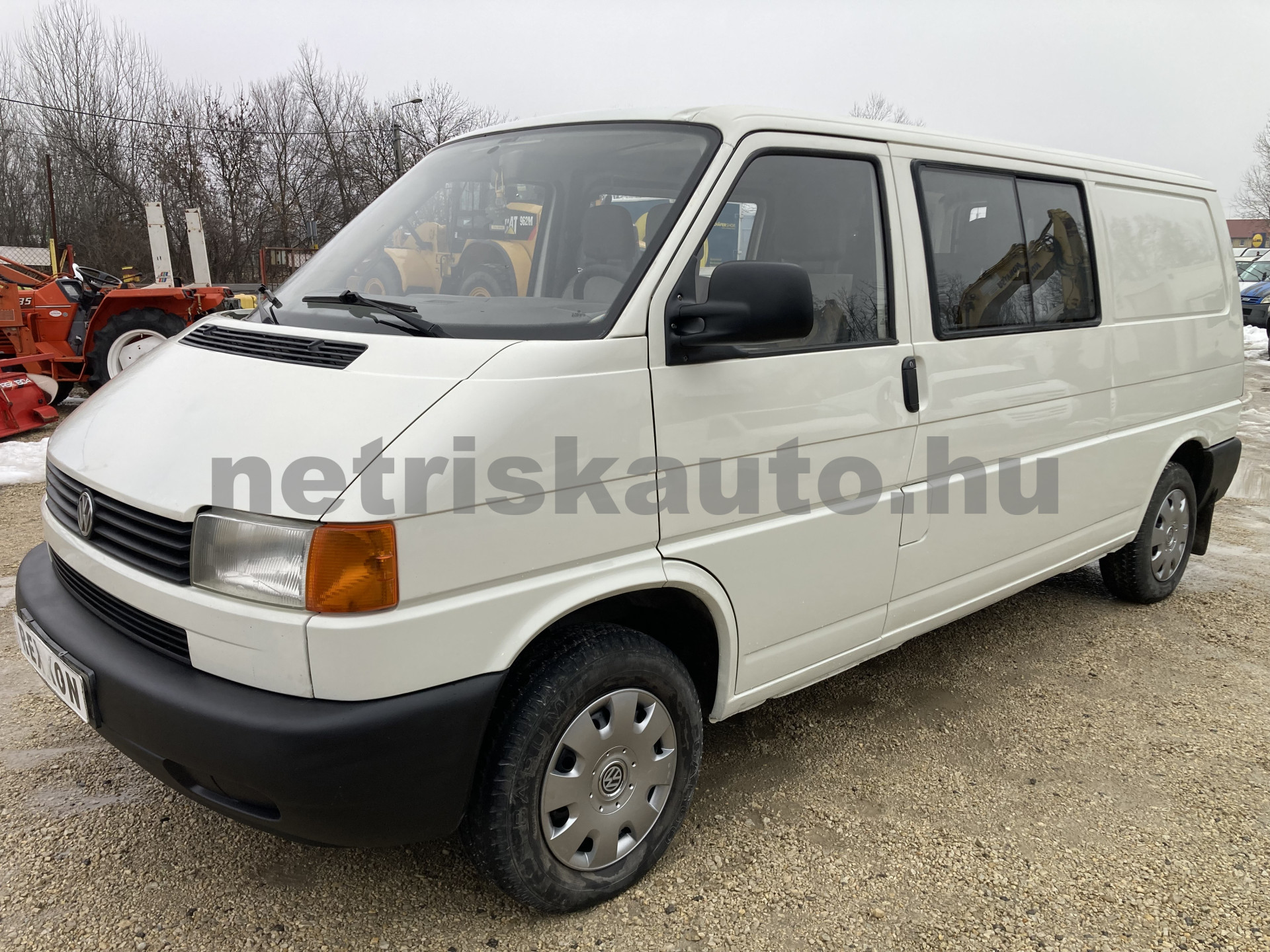 VW Transporter 2.4 Mixto tehergépkocsi 3,5t össztömegig - 2370cm3 Diesel 121377 2/9