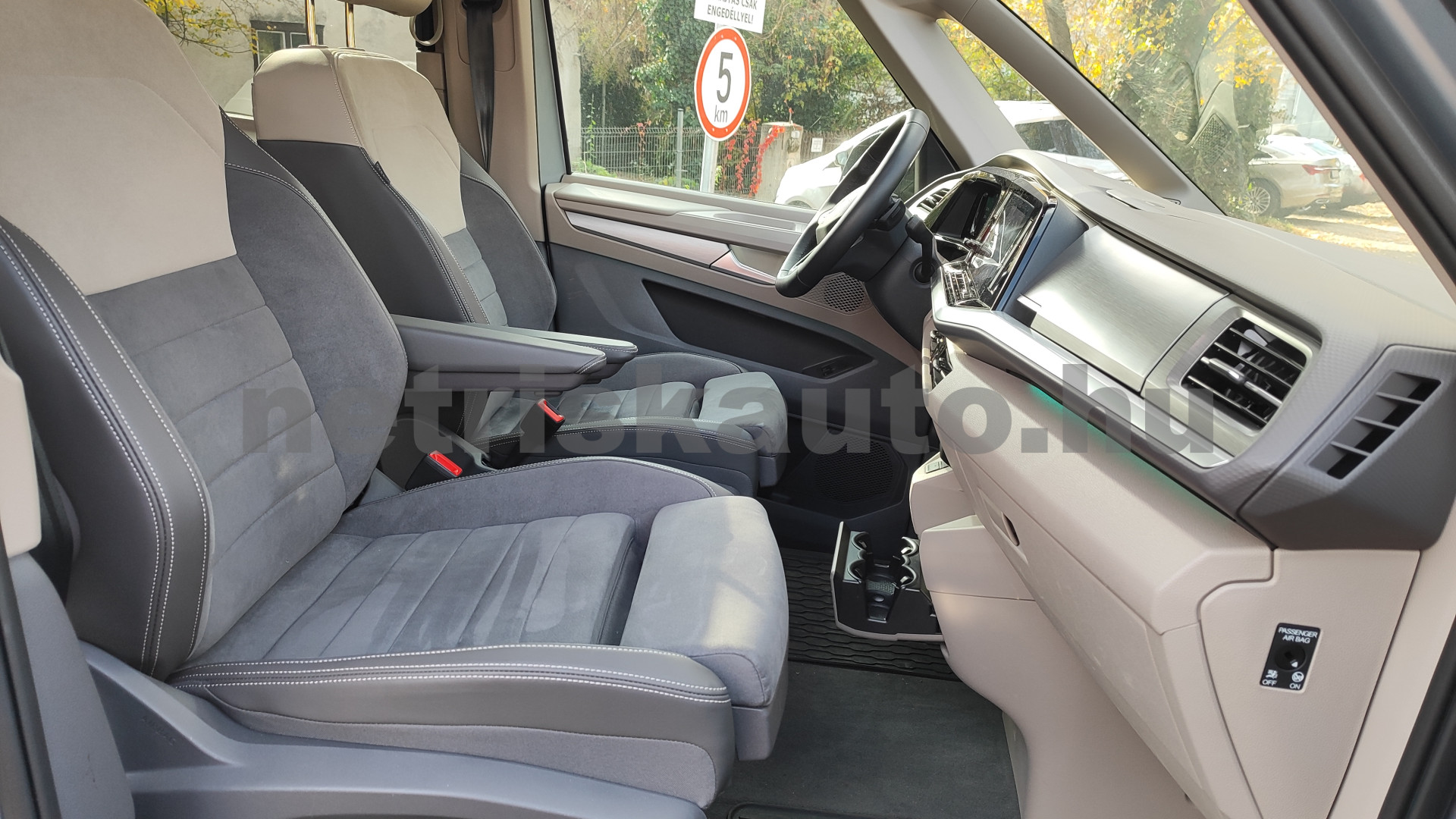 VW Transporter 1.4 TSI PHEV Edi. DSG RT tehergépkocsi 3,5t össztömegig - 1395cm3 Hybrid 121306 9/12