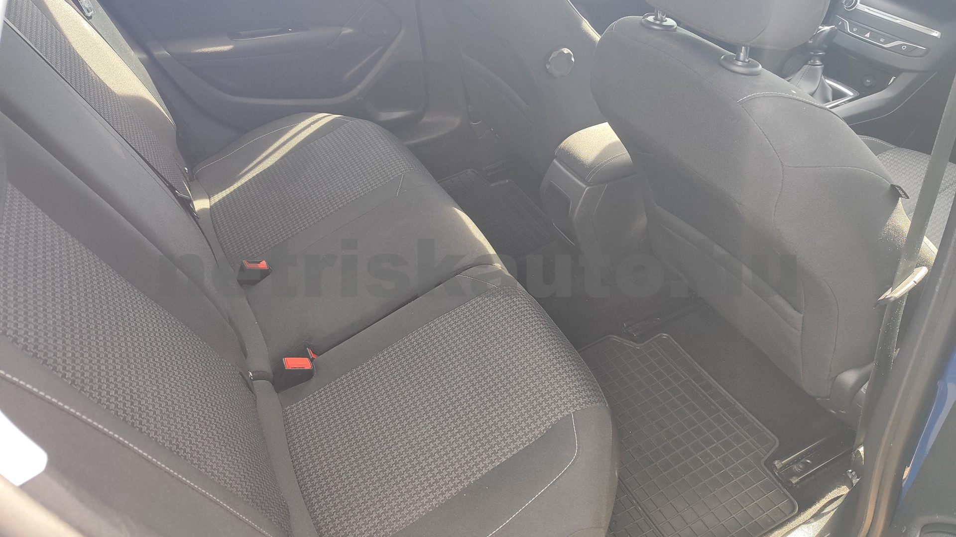 PEUGEOT 308 1.5 BlueHDi Allure személygépkocsi - 1499cm3 Diesel 121526 9/12