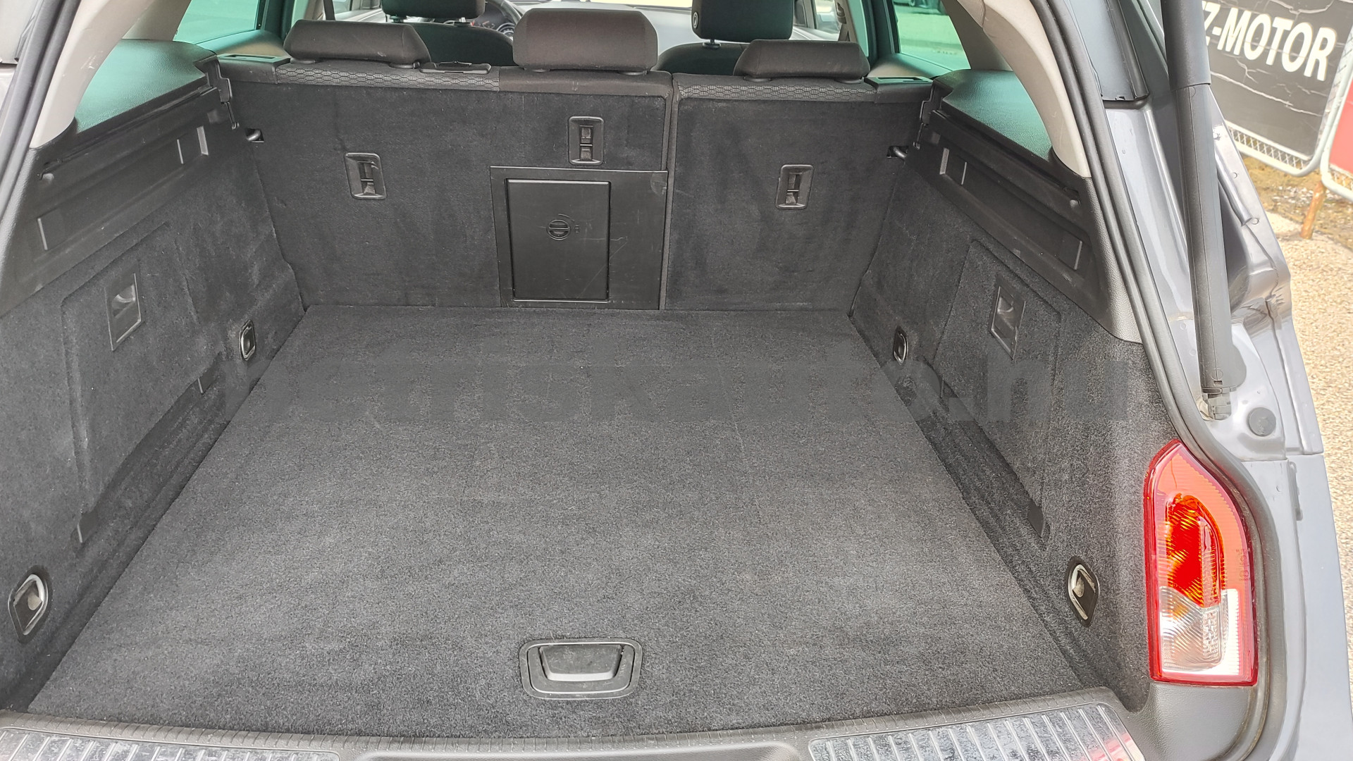 OPEL Insignia 2.0 CDTI Start/Stop személygépkocsi - 1956cm3 Diesel 121439 10/12