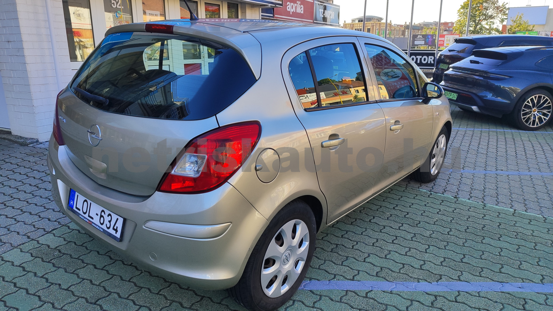 OPEL Corsa 1.4 Enjoy Aut. személygépkocsi - 1364cm3 Benzin 121583 12/12