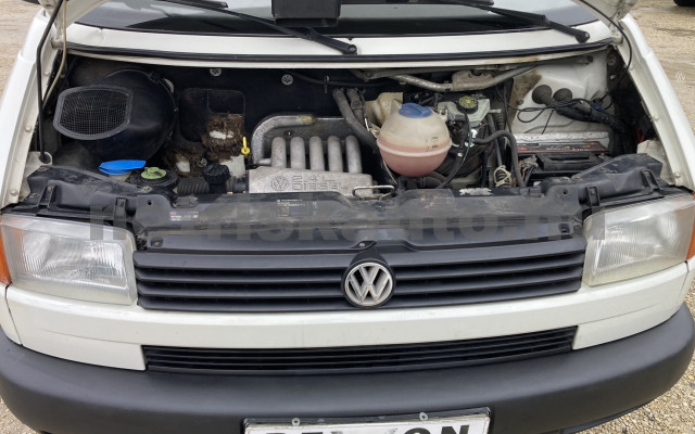 VW Transporter 2.4 Mixto tehergépkocsi 3,5t össztömegig - 2370cm3 Diesel 121377 5/9