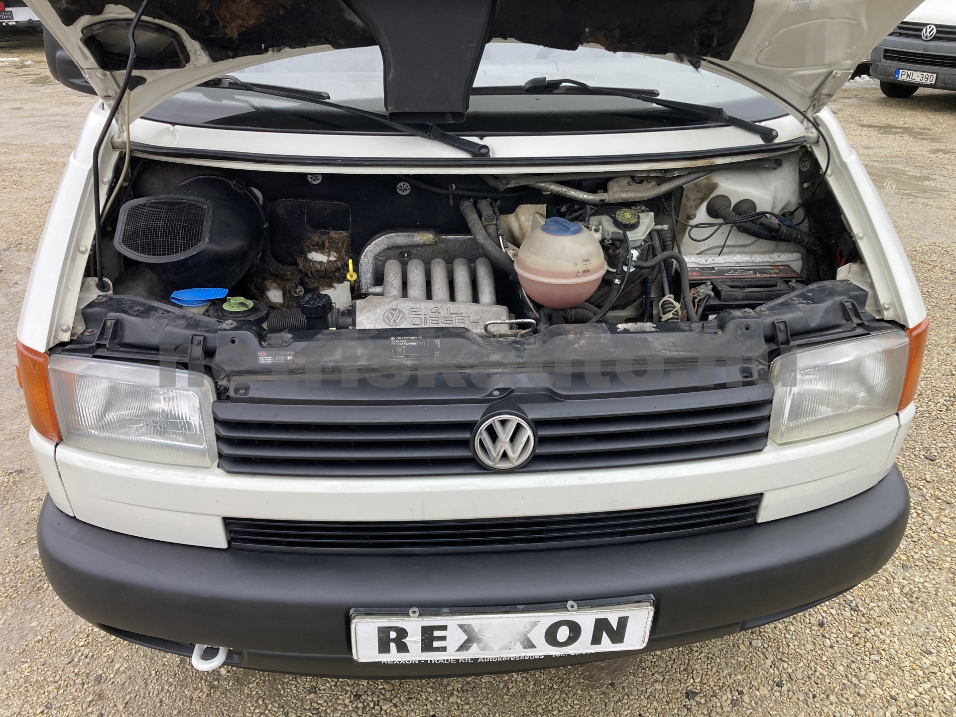 VW Transporter 2.4 Mixto tehergépkocsi 3,5t össztömegig - 2370cm3 Diesel 121377 5/9