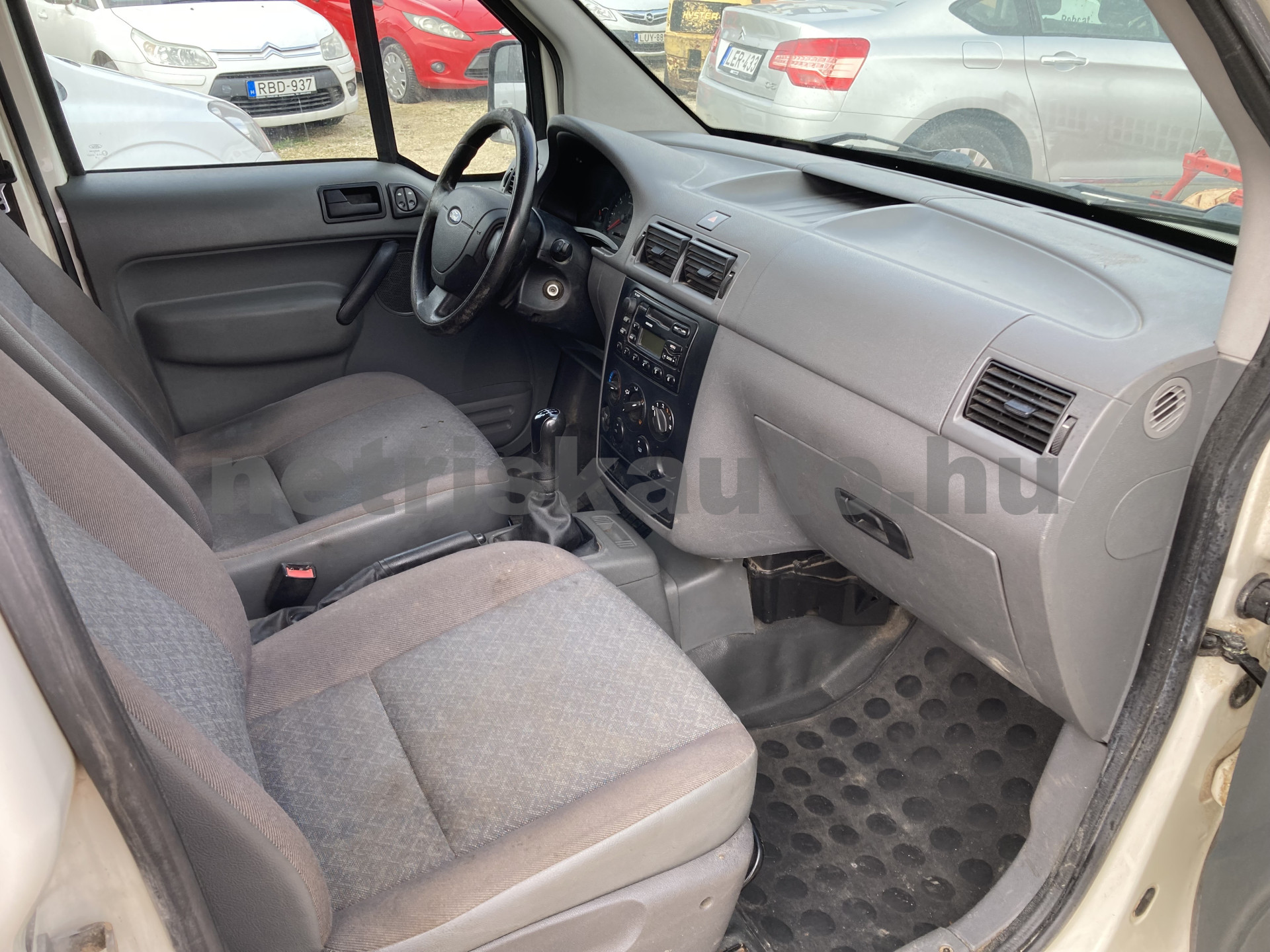 FORD Connect 1.8 TDI Transit 220 LWB tehergépkocsi 3,5t össztömegig - 1753cm3 Diesel 121386 7/9