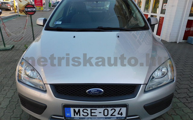 FORD Focus 1.6 Trend Aut. személygépkocsi - 1596cm3 Benzin 120320 11/12