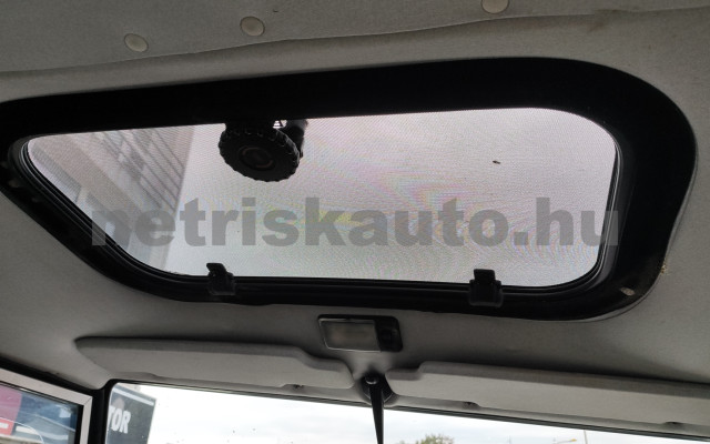 LAND ROVER Defender 2.5 TD5 SW személygépkocsi - 2495cm3 Diesel 121264 7/12