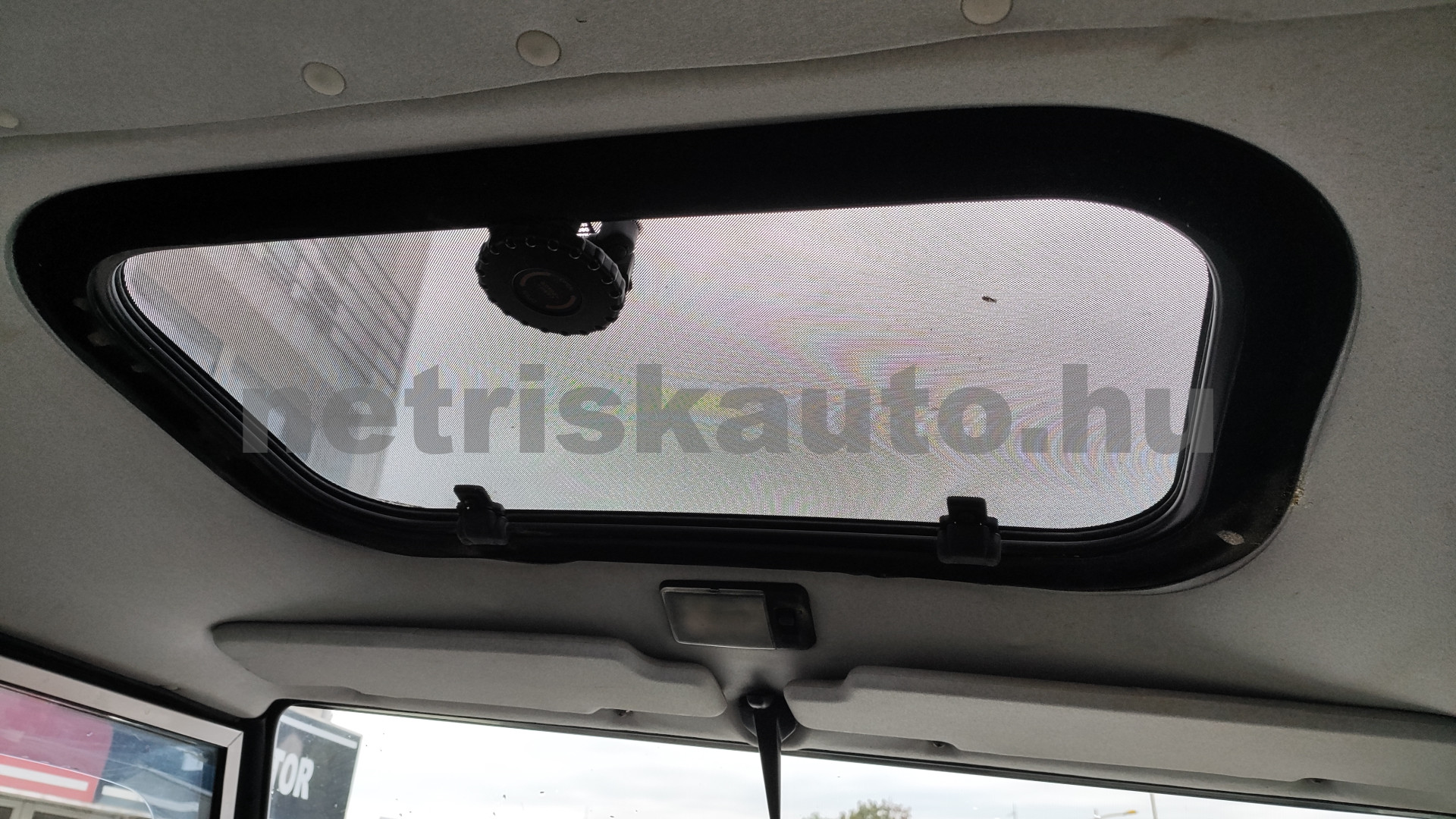 LAND ROVER Defender 2.5 TD5 SW személygépkocsi - 2495cm3 Diesel 121264 8/12