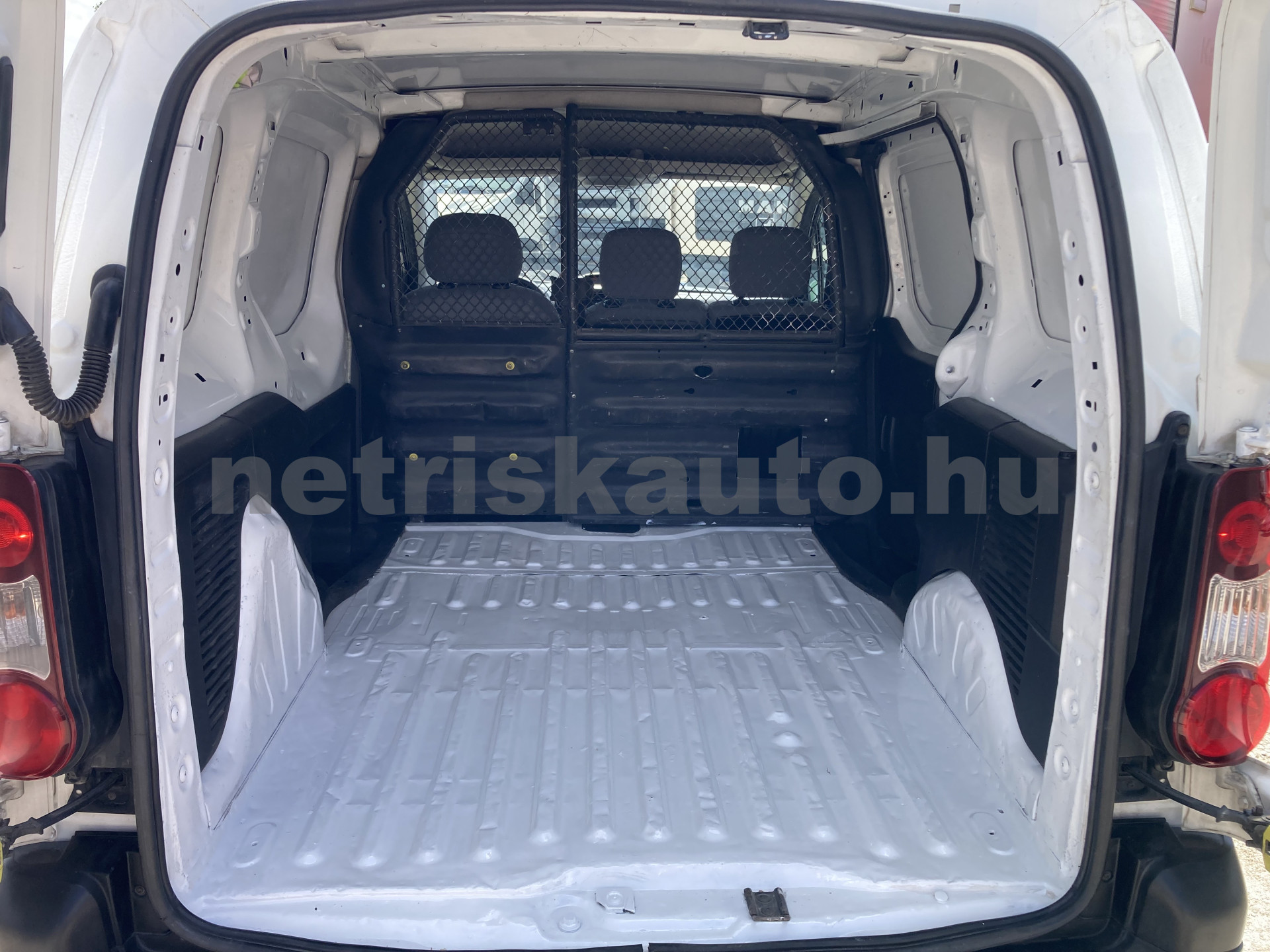PEUGEOT Partner 1.6 HDi Active L1 tehergépkocsi 3,5t össztömegig - 1560cm3 Diesel 121489 9/9
