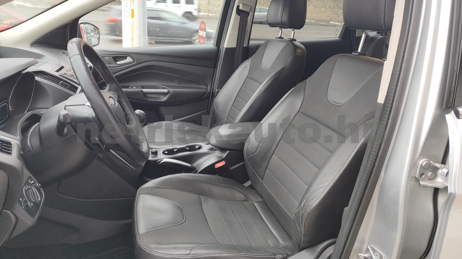 FORD Kuga 2.0 TDCi Trend 2WD személygépkocsi - 1997cm3 Diesel 121375 5/12