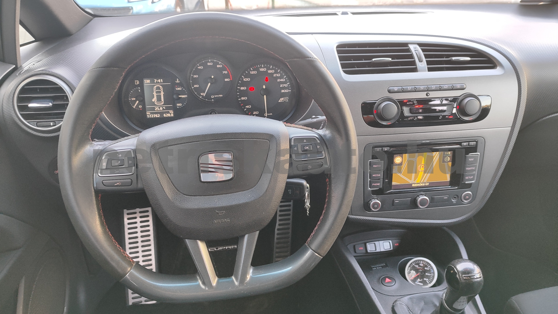 SEAT Leon 2.0 TFSI Cupra R személygépkocsi - 1984cm3 Benzin 121495 7/12