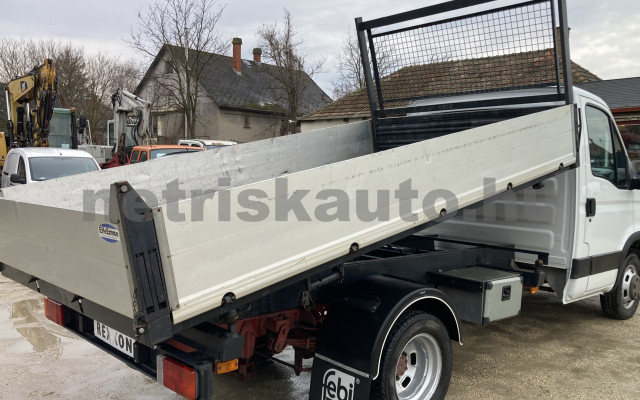 IVECO 35 DailyC 14 VÁLTÓLEHAJTÁSOS BILLENCS,KLÍMA tehergépkocsi 3,5t össztömegig - 2998cm3 Diesel 121398 4/9