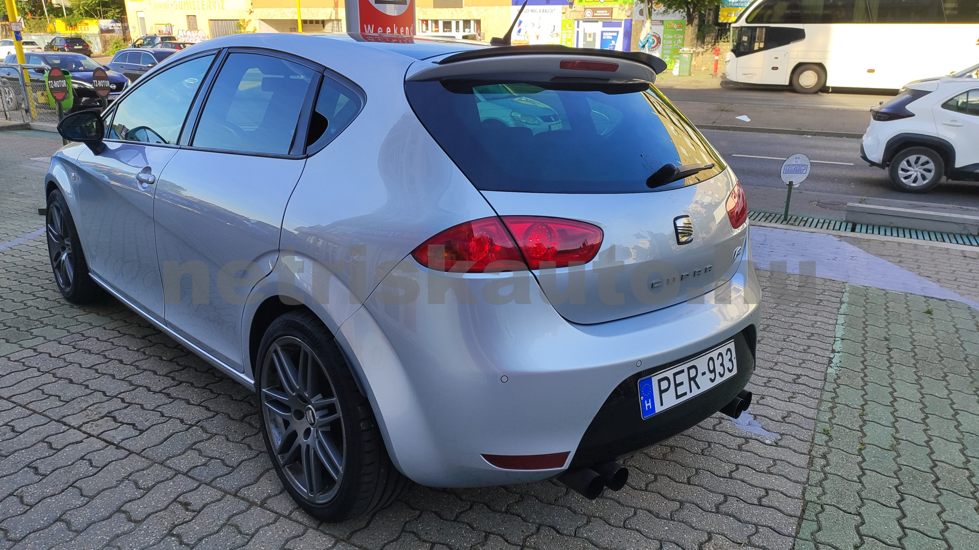 SEAT Leon 2.0 TFSI Cupra R személygépkocsi - 1984cm3 Benzin 121495 2/12