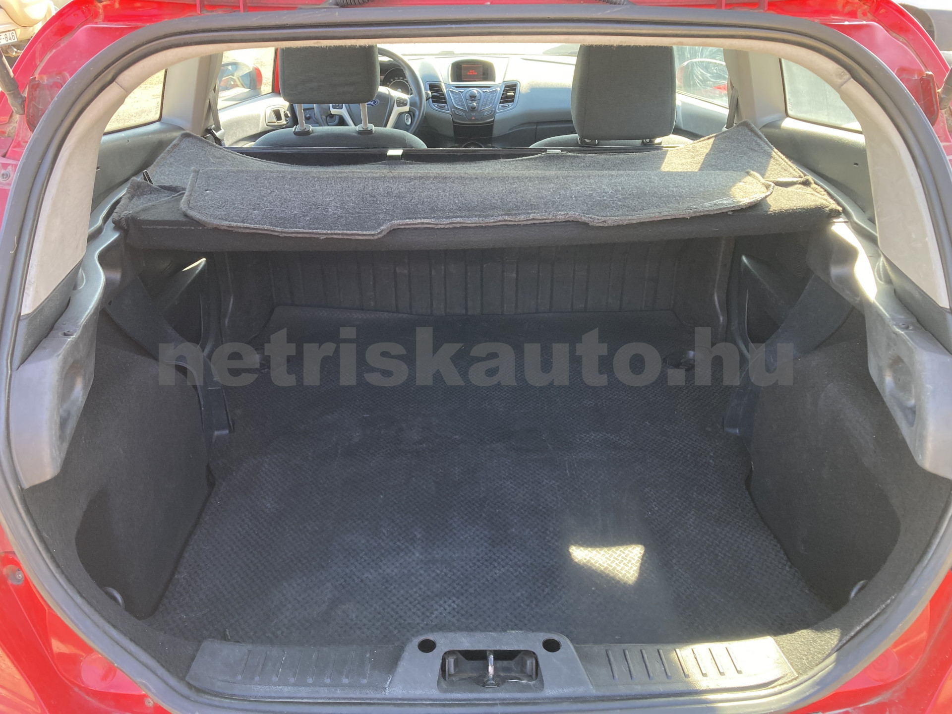 FORD Fiesta 1.4 TDCi Ambiente tehergépkocsi 3,5t össztömegig - 1399cm3 Diesel 121117 8/8