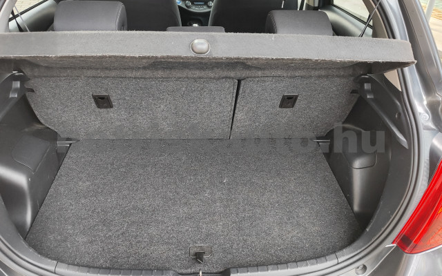 TOYOTA Yaris 1.5 HSD Active Aut. személygépkocsi - 1497cm3 Hybrid 121440 11/12