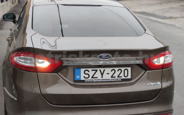 FORD Mondeo 2.0 HEV Vignale Aut. személygépkocsi - 1998cm3 Hybrid 120161 9/10