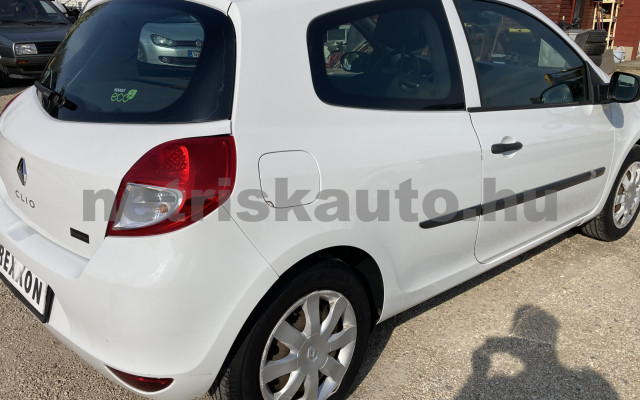 RENAULT Clio III 1.5 dCi Société MAGYAR,MEGKÍMÉLT tehergépkocsi 3,5t össztömegig - 1461cm3 Diesel 120144 4/8