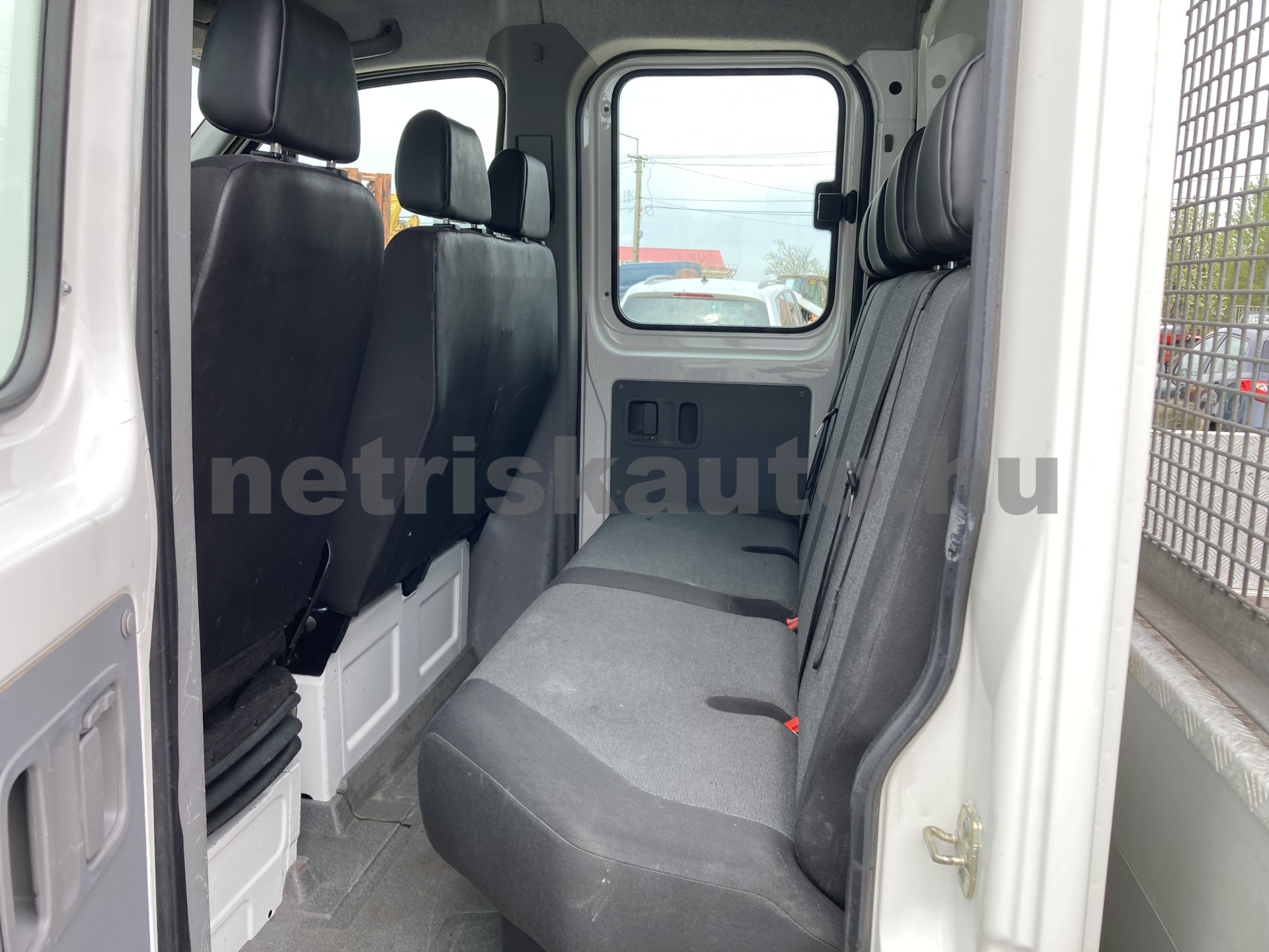 VW Crafter 2.0 CR TDI 35 L3 tehergépkocsi 3,5t össztömegig - 1968cm3 Diesel 121133 10/10