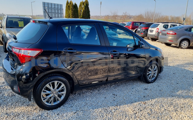 TOYOTA Yaris 1.5 Dual VVT-iE Active City személygépkocsi - 1496cm3 Benzin 120027 2/12