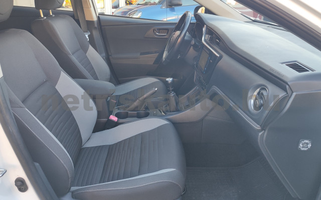 TOYOTA Auris 1.6 Active Comfort személygépkocsi - 1598cm3 Benzin 121525 8/12
