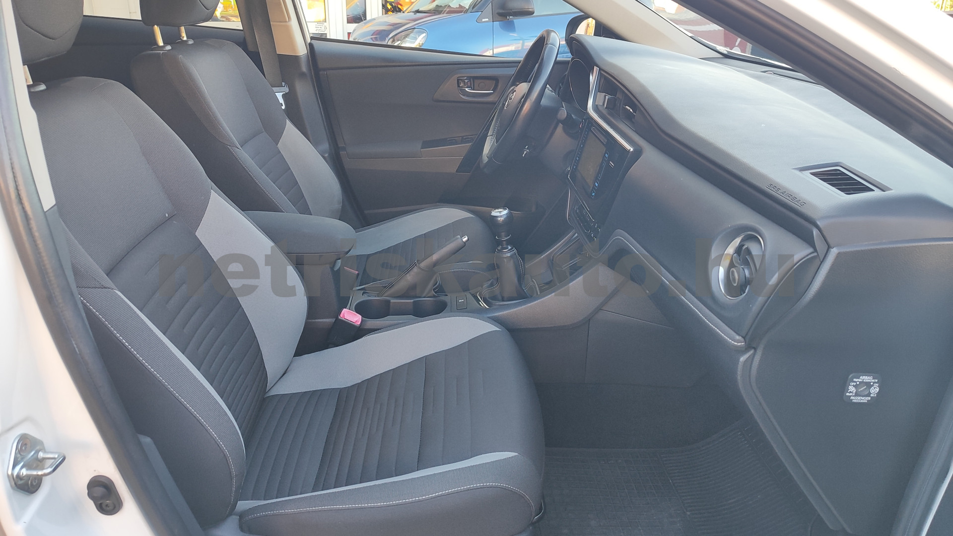 TOYOTA Auris 1.6 Active Comfort személygépkocsi - 1598cm3 Benzin 121525 8/12
