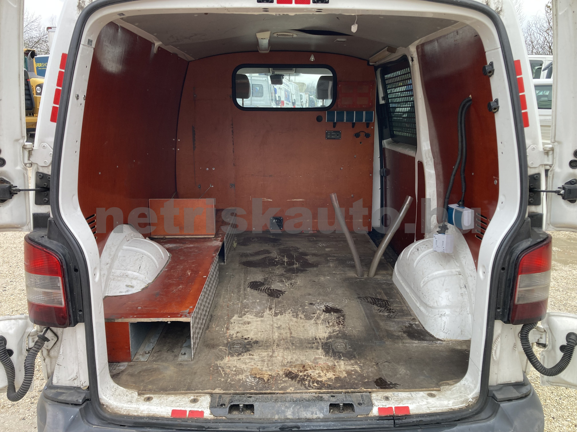 VW Transporter 2.0 CR TDI Power EU4 tehergépkocsi 3,5t össztömegig - 1968cm3 Diesel 121334 10/11