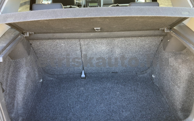 VW Golf 1.4 Trendline személygépkocsi - 1390cm3 Benzin 120611 10/10
