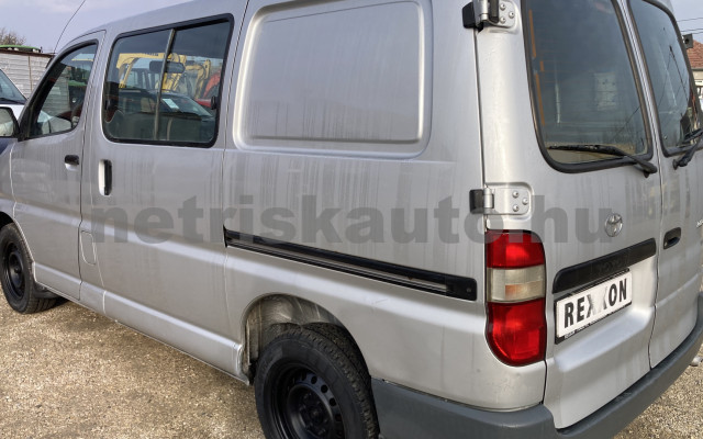 TOYOTA Hi-Ace 2.4 D Panel Van tehergépkocsi 3,5t össztömegig - 2446cm3 Diesel 121356 4/10