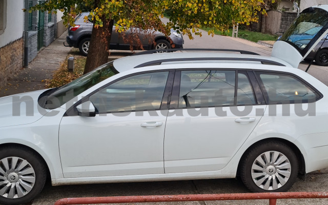 SKODA Octavia 1.4 TSI Ambition személygépkocsi - 1395cm3 Benzin 121033 3/6