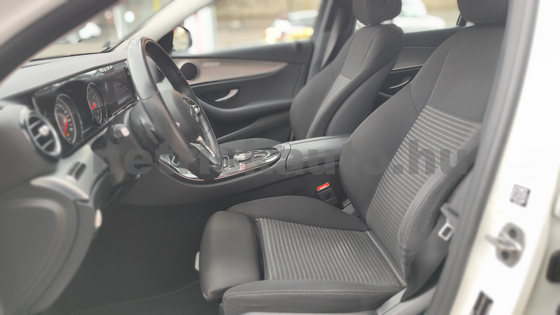 MERCEDES-BENZ E-osztály E 200 4Matic 9G-TRONIC EQ Boost személygépkocsi - 1991cm3 Hybrid 121274 6/12