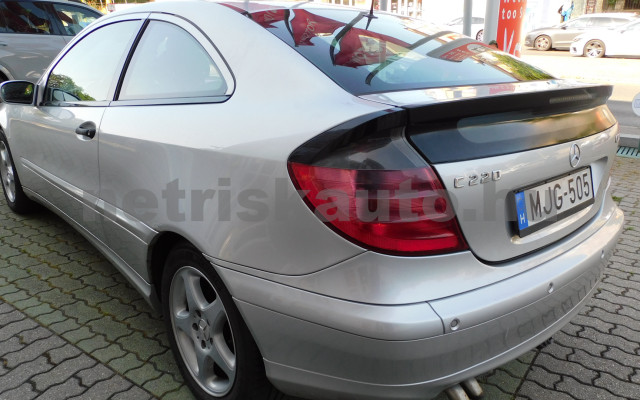 MERCEDES-BENZ C-osztály C 220 CDI Sportcoupe Aut. személygépkocsi - 2148cm3 Diesel 121189 3/12