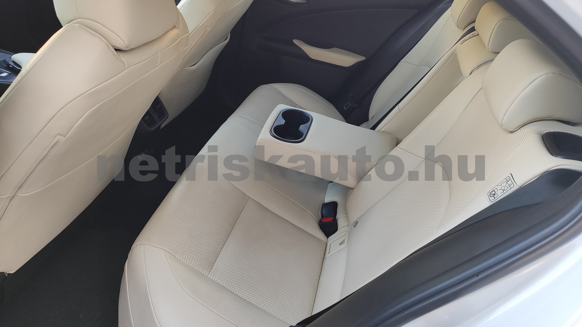 LEXUS UX személygépkocsi - cm3 Kizárólag elektromos 121462 9/12