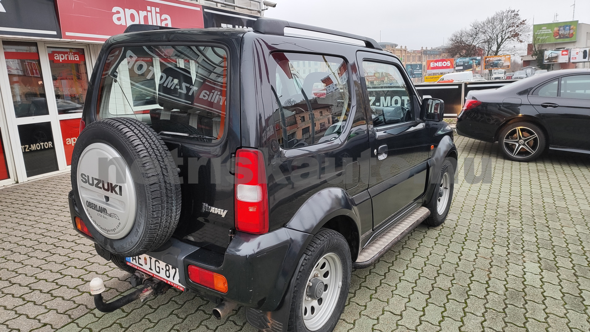SUZUKI Jimny 1.3 4WD AC CD 15''AW személygépkocsi - 1328cm3 Benzin 121353 12/12