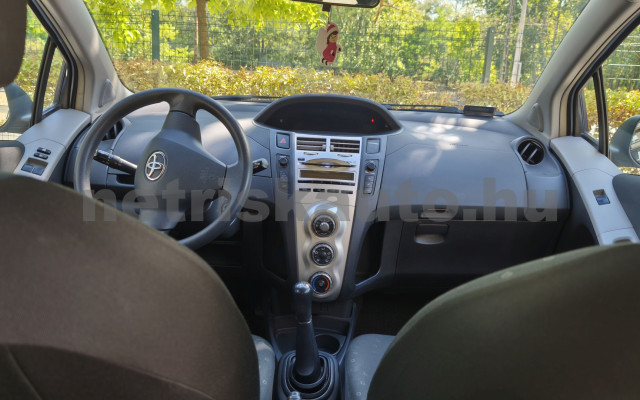 TOYOTA Yaris 1.3 Terra személygépkocsi - 1296cm3 Benzin 121250 4/7