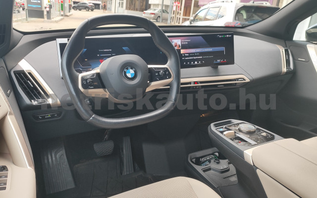 BMW iX iX xDrive60 109,1kWh személygépkocsi - cm3 Kizárólag elektromos 121571 5/12