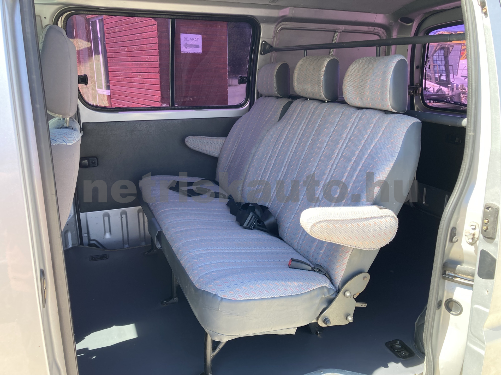 TOYOTA Hi-Ace 2.4 TD 4x4 Panel Van tehergépkocsi 3,5t össztömegig - 2446cm3 Diesel 121550 9/10