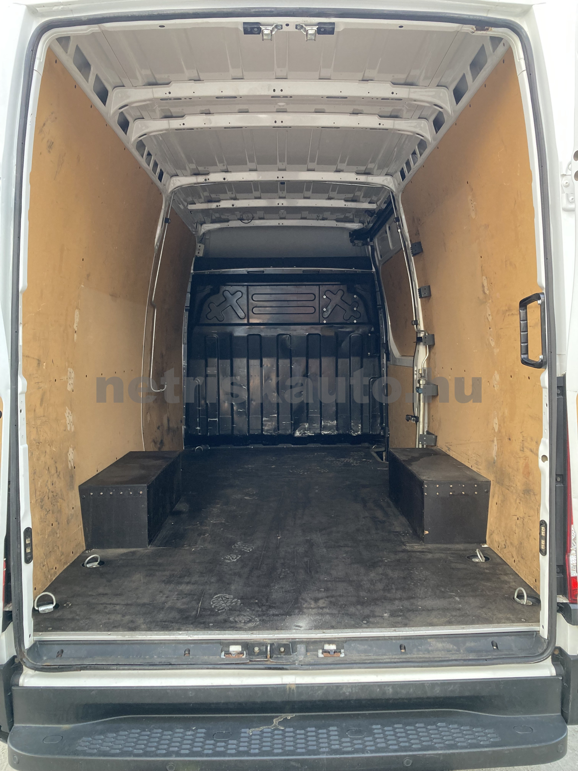 IVECO 35 35 S 15 V 3520 H2 tehergépkocsi 3,5t össztömegig - 2998cm3 Diesel 121065 9/9