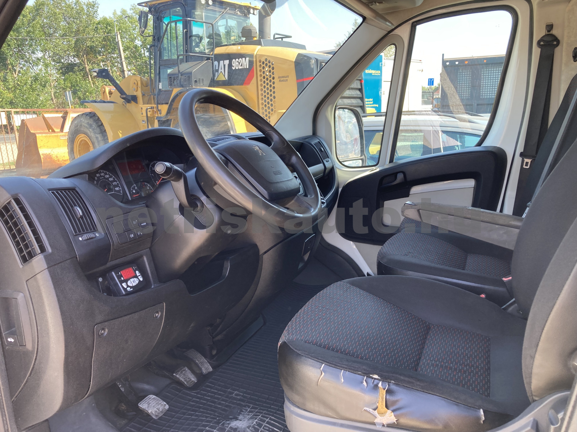 PEUGEOT Boxer 2.2 HDi 350 FT L3H2 Access tehergépkocsi 3,5t össztömegig - 2198cm3 Diesel 121563 6/9