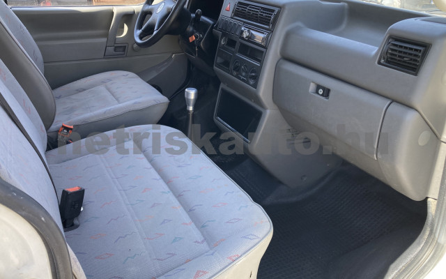 VW Transporter 2.5 7DA 1T2 tehergépkocsi 3,5t össztömegig - 2461cm3 Diesel 121574 9/9