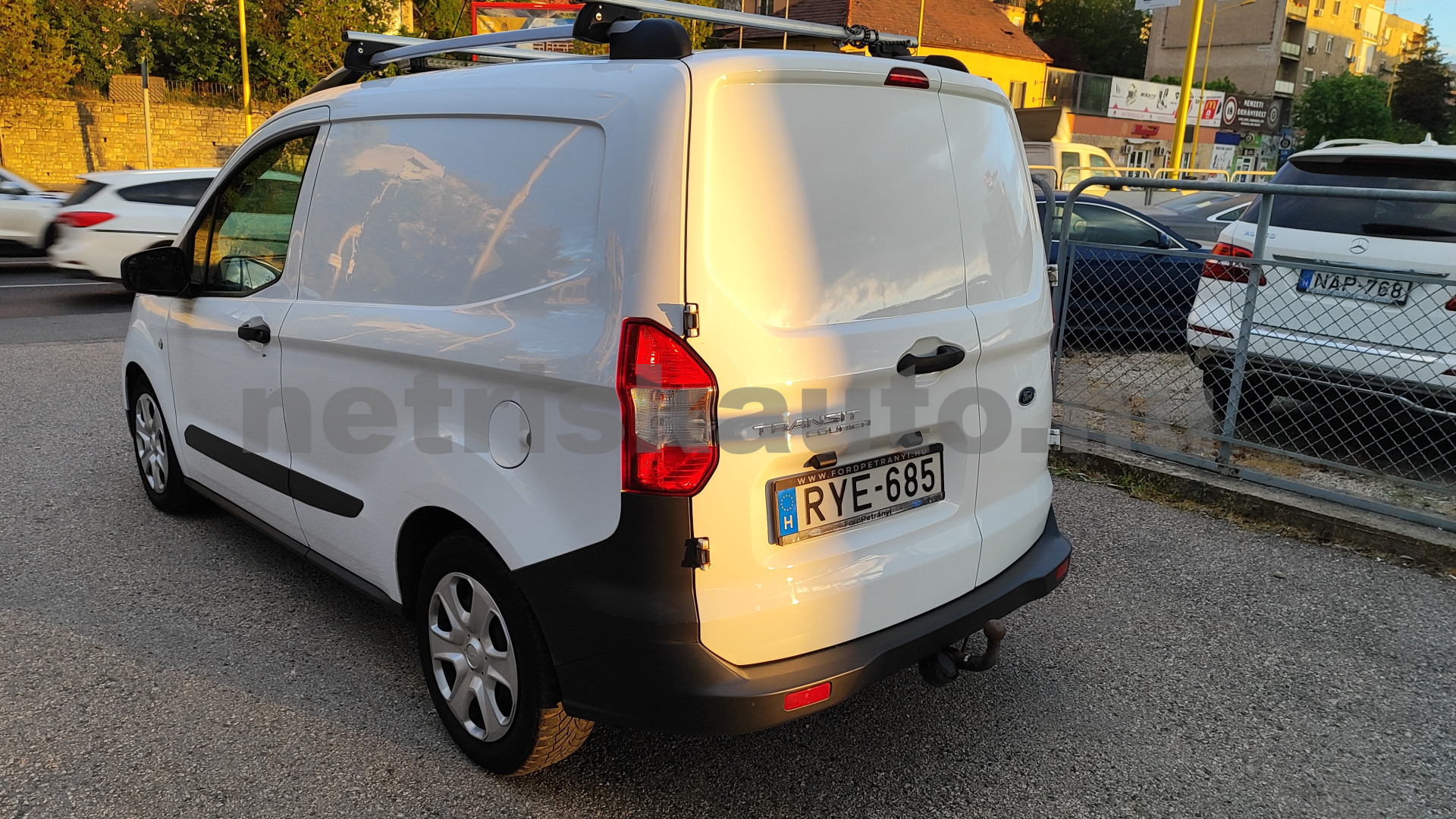 FORD Courier 1.5 TDCi Transit Trend S&S tehergépkocsi 3,5t össztömegig - 1498cm3 Diesel 121448 2/12