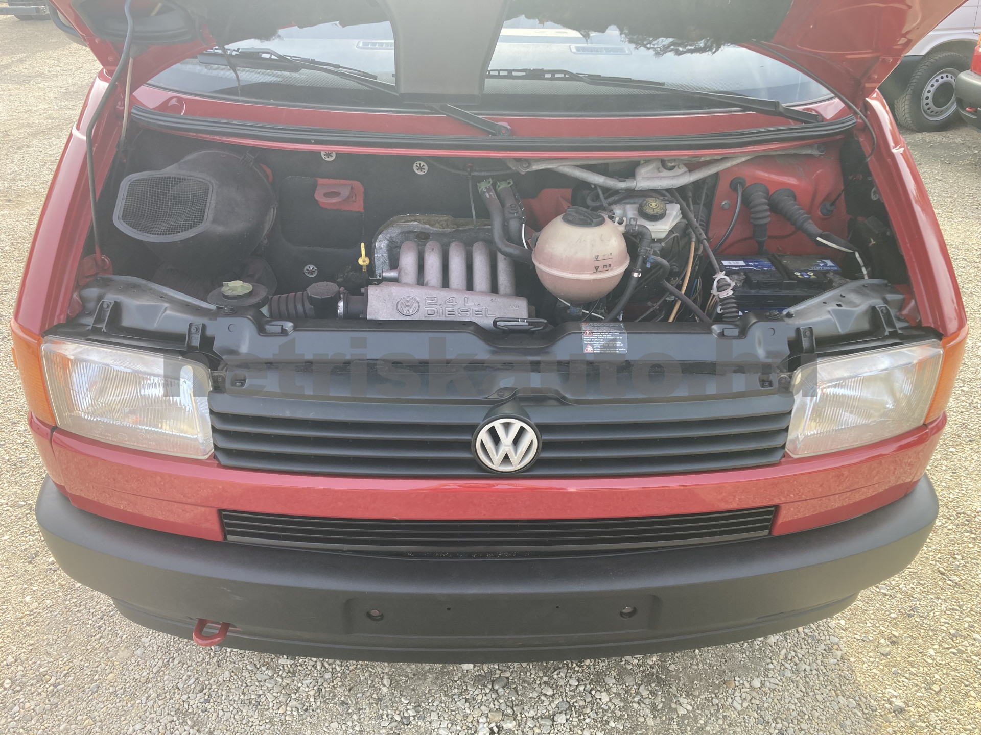 VW Transporter 2.4 70E 1F5 F tehergépkocsi 3,5t össztömegig - 2370cm3 Diesel 121621 6/8