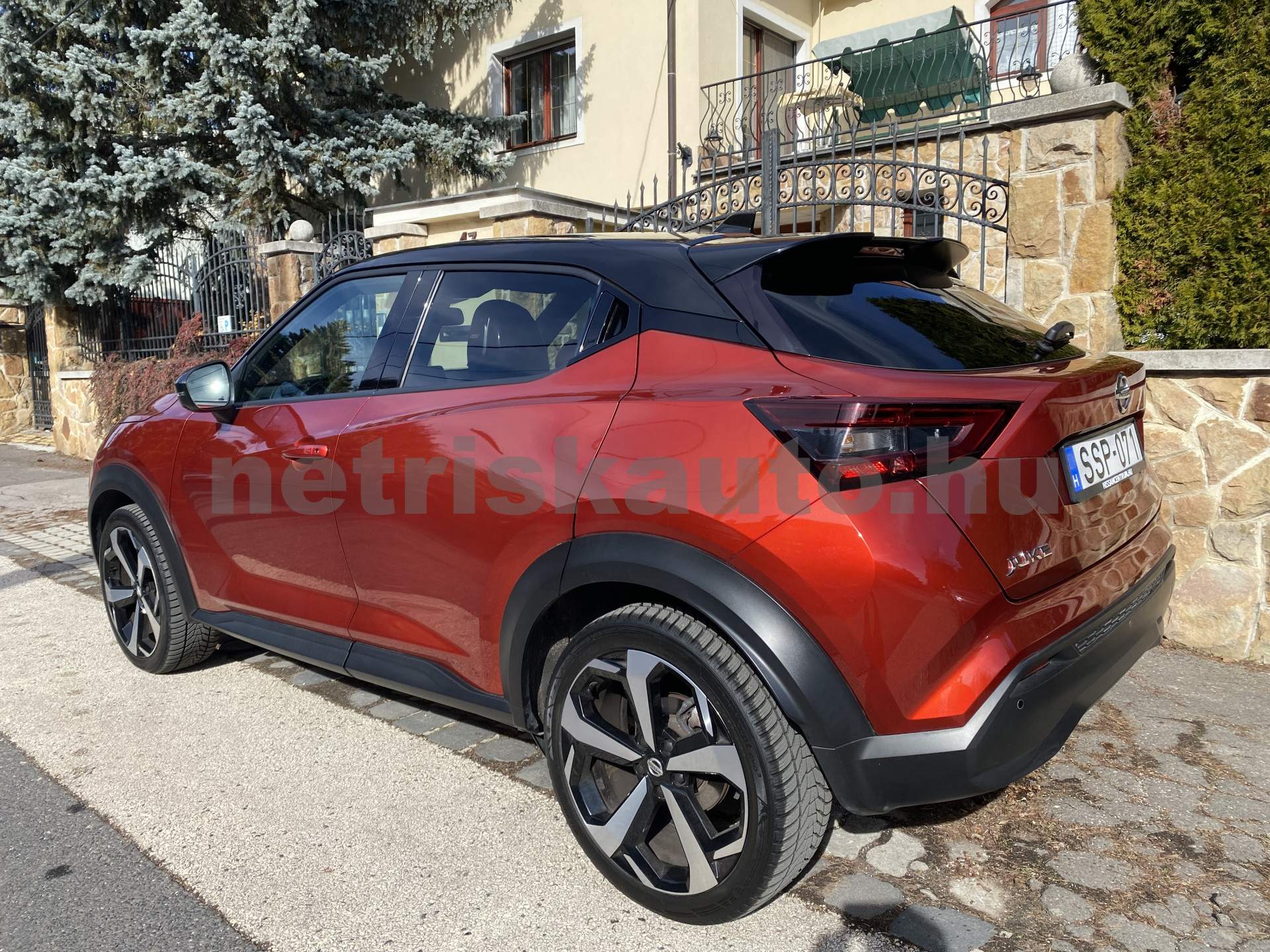 NISSAN Juke 1.0 DIG-T Tekna DCT személygépkocsi - 999cm3 Benzin 121394 2/12