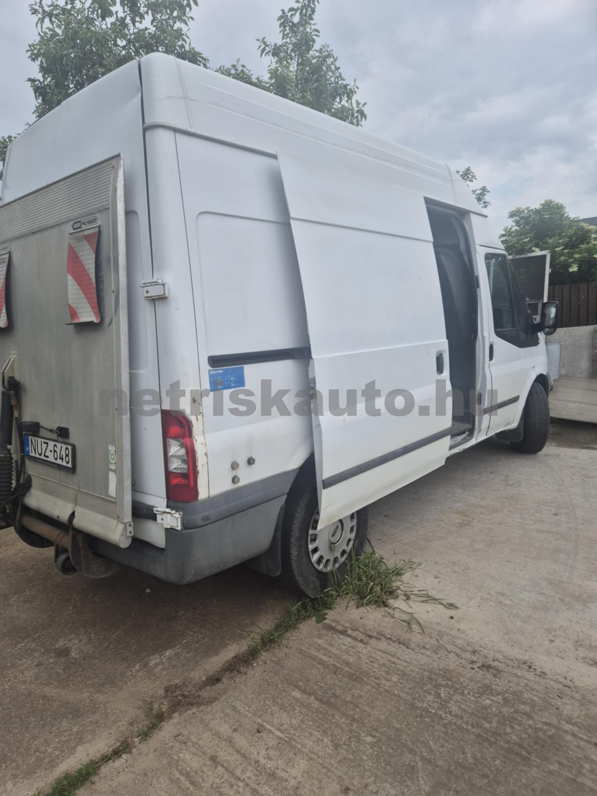 FORD Transit 2.4 TDCi Jumbo 350 EL Trend tehergépkocsi 3,5t össztömegig - 2402cm3 Diesel 121150 3/6