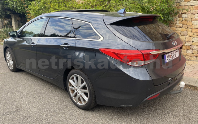 HYUNDAI i40 2.0 GDI Premium személygépkocsi - 1999cm3 Benzin 121557 2/12